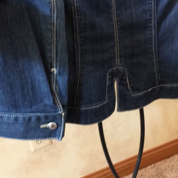 Jean jacket - Picture 6 of 8